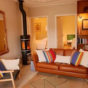 Hébergement de vacances Maison Cosy, Jacuzzi, Poêle à Bois, Eyzin-Pinet